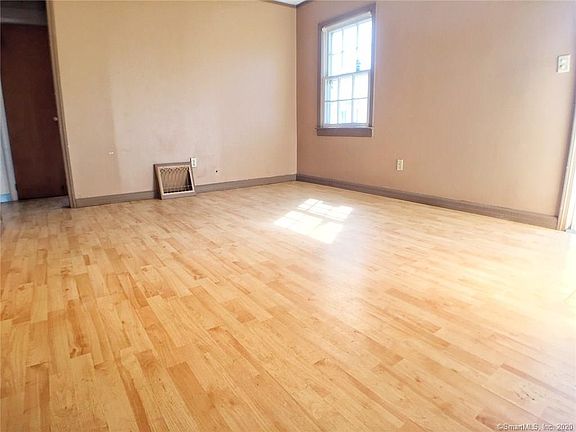 2nd image of 83 Sunnyridge Dr