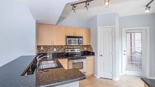 3rd image of 1907 Belmont Pl