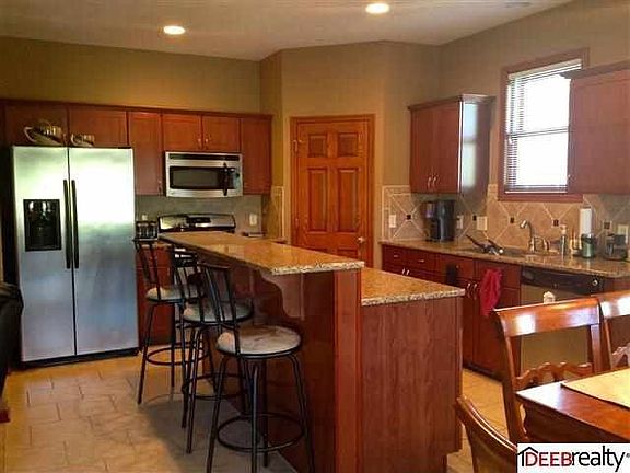 5th image of 19511 Watersedge Cir