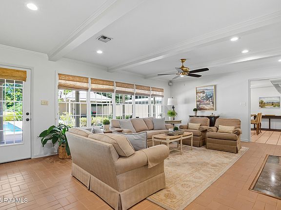 4th image of 607 Camellia Dr