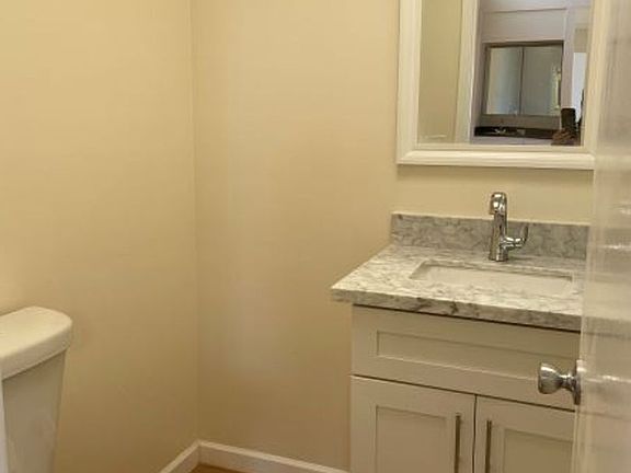 5th image of 1807 Diamond St