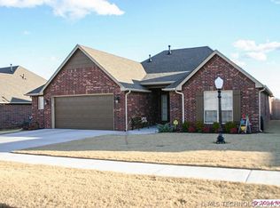 10542 E 142nd St, Collinsville, OK 74021