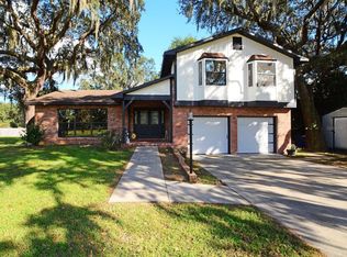 1102 N Temple Ave, Howey In The Hills, FL 34737