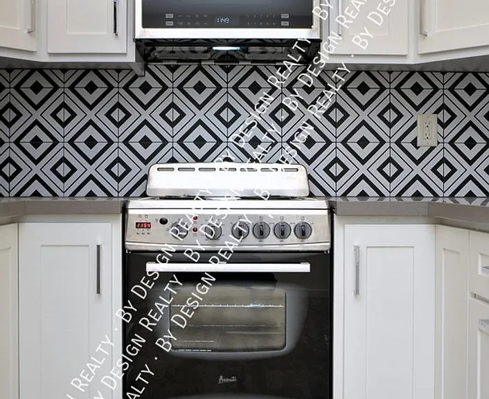3618 E 2nd St — Photo 15