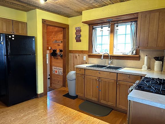 5th image of 34 N Arch St