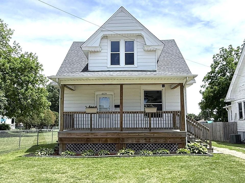 1st image of 669 Maple Ave