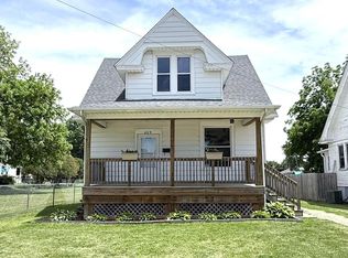 669 Maple Ave, Galesburg, IL 61401