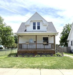 669 Maple Ave, Galesburg, IL, 61401