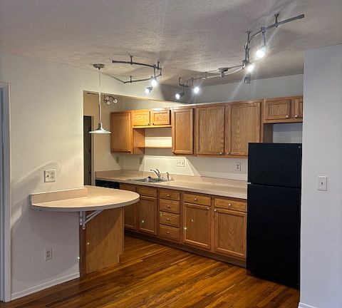 2nd image of 4380 Hamilton Ave APT 5