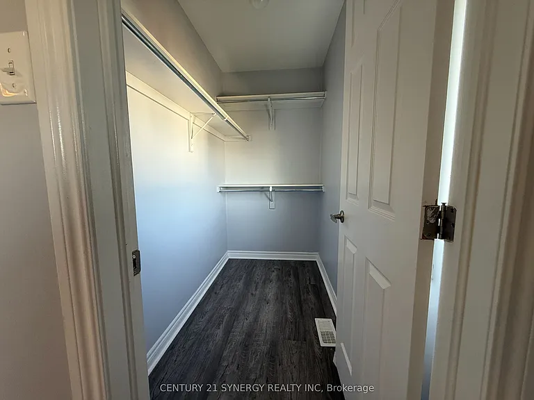 921 Messor Cres — Photo 16