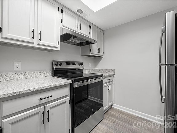 3rd image of 8057 Cedar Glen Dr