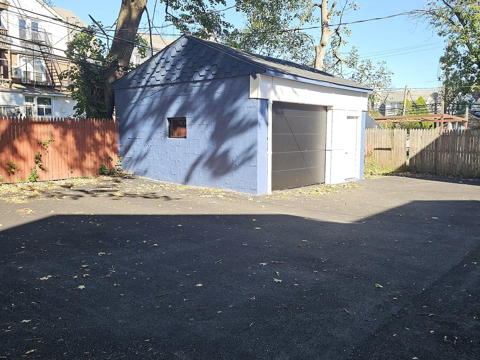 Studio, 300 sqft, $300 — Photo 2