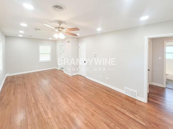 5th image of 1822 Dearing Rd