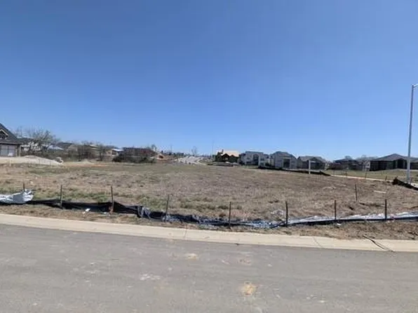 17209 Earnshaw St, Overland Park, KS 66221