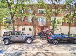 917 W Roscoe St APT B, Chicago, IL 60657