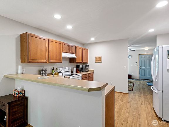 4th image of 2421 106th Drive SE