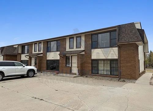 1725 Fetterman Dr #E Photo 1