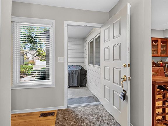 4th image of 117 Ponds View Dr