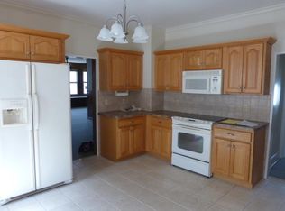 32 Thompson St #1, Raritan, NJ 08869