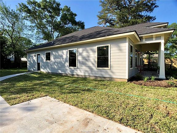 3rd image of 305 N Haswell Dr