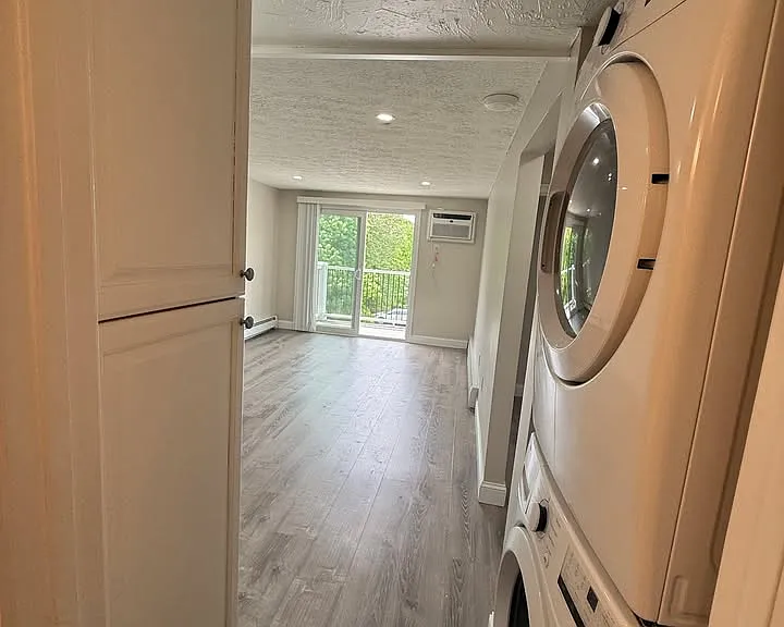 Pondsview Apartments — Photo 95