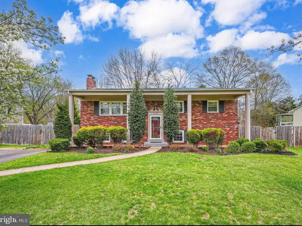 5508 Helmsdale Ln, Alexandria, VA 22315