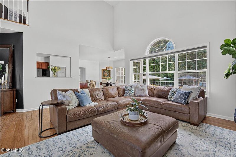 5th image of 9 Benedict Court