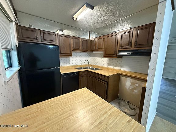 2nd image of 7 S Onsville Pl