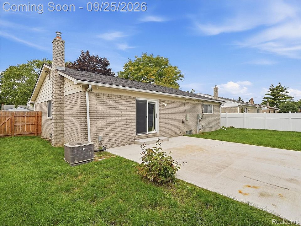 27046 Fairfax St, photo 26