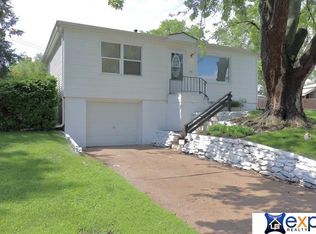 2312 Josephine St, Bellevue, NE 68147