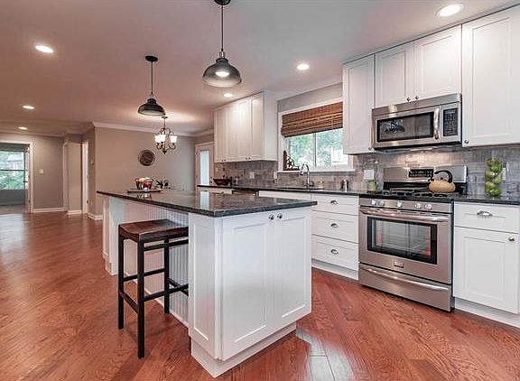 5th image of 500 Lalor Dr