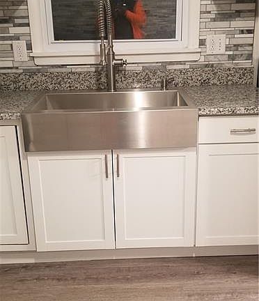 4th image of 6370 Carolyn Dr