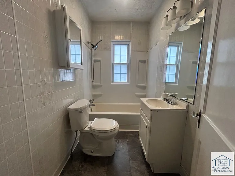 1118 Oakgrove Ave — Photo 10