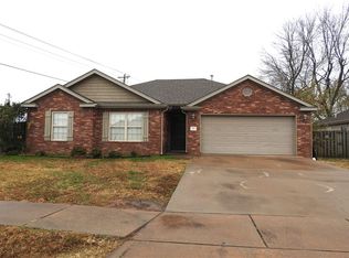 440 E Meadow Wood Ln, Rogers, AR 72758