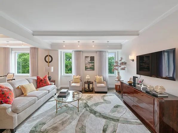 160 Central Park S #407, New York, NY 10019