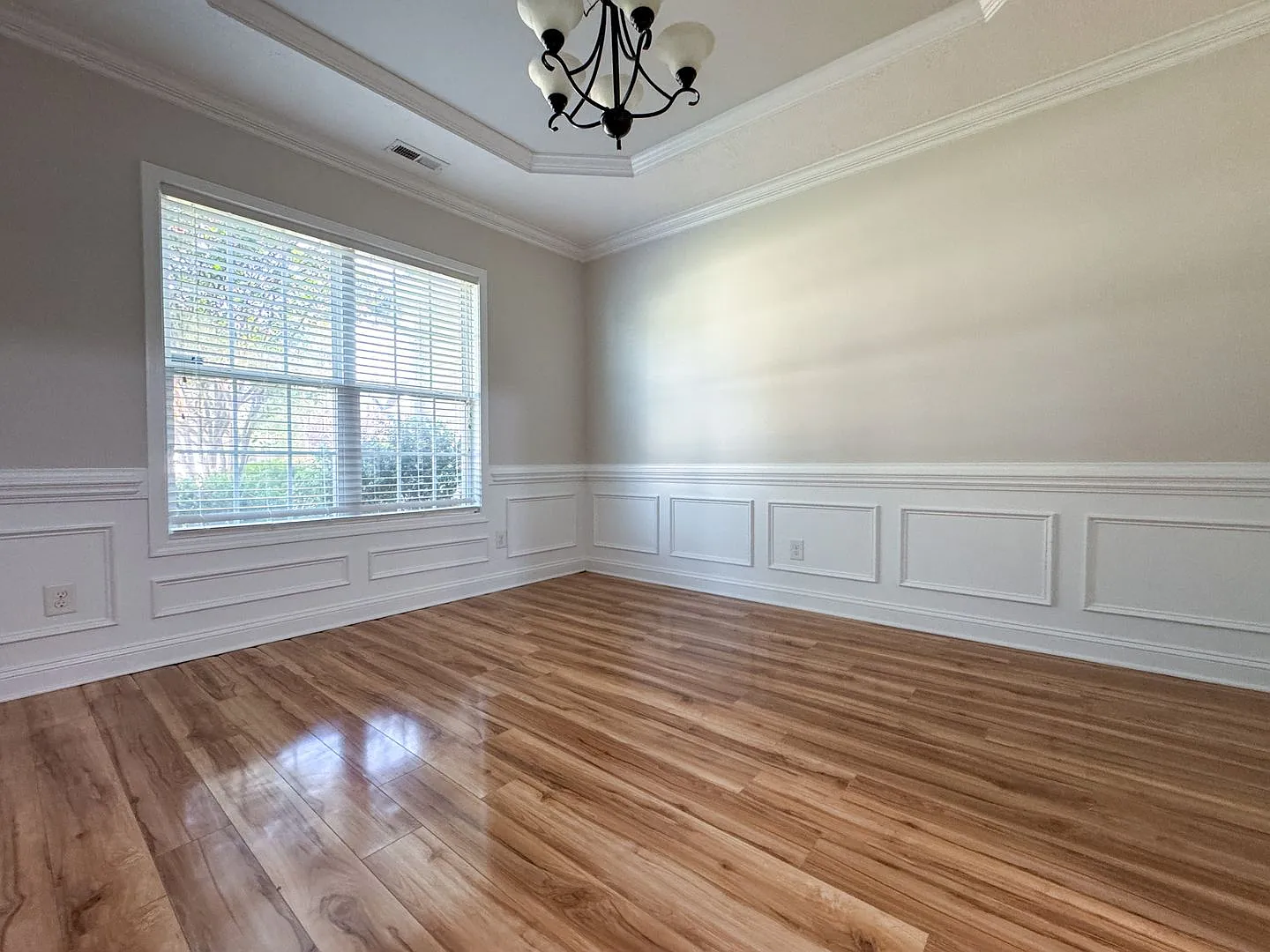 4 Bed 3.5 Bath Home with Bonus Room in Jack Britt — Photo 3