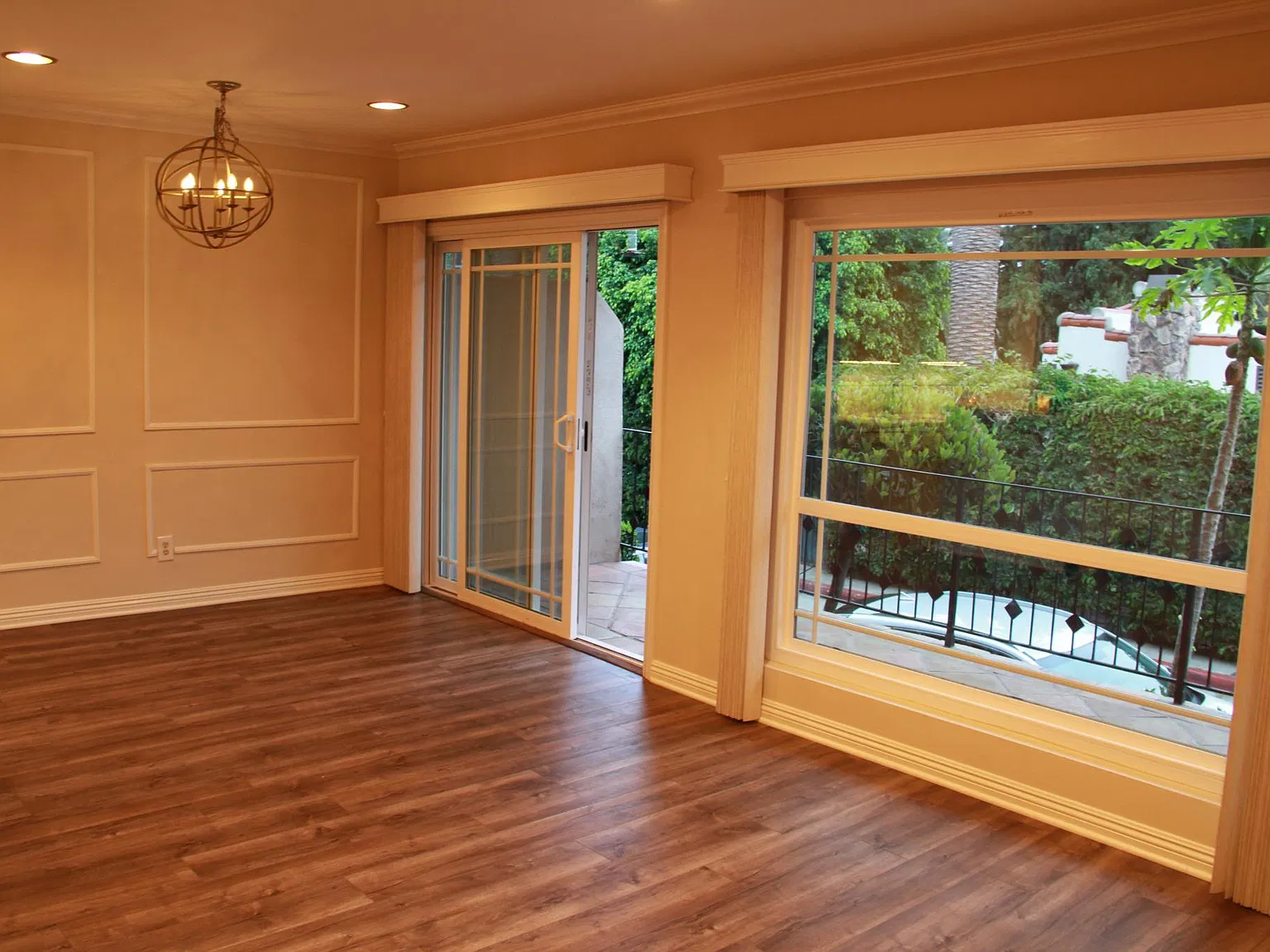 2 bed, 925 sqft, $2,975 — Photo 2