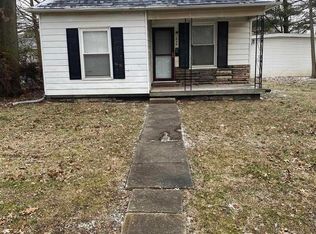 1004 Bond St, Centralia, IL 62801