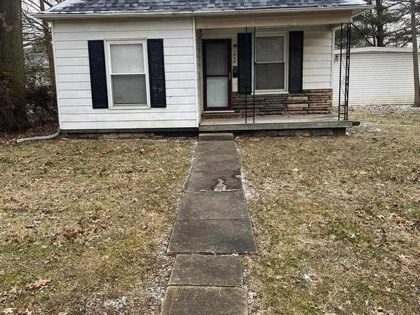 1004 Bond St, Centralia, IL 62801