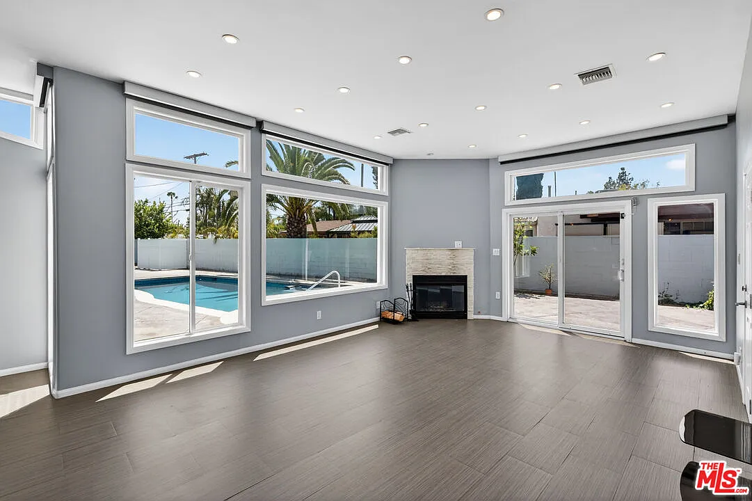 5 bed, 3.5 bath, 2442 sqft, $6,000 — Photo 4