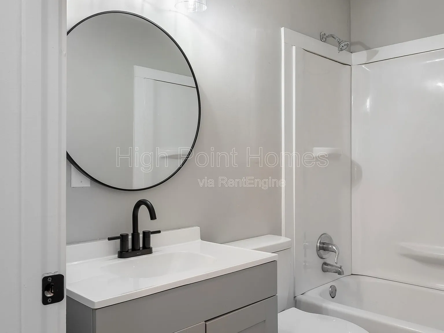 2 bed, 1.0 bath, 800 sqft, $1,125 — Photo 3
