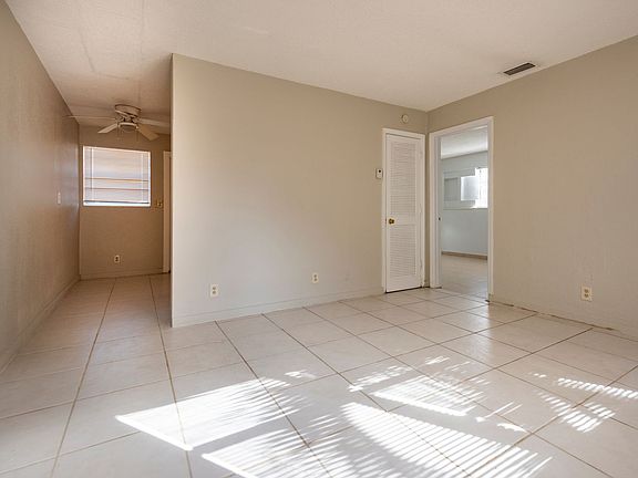 4th image of 1146 NE 3rd Ave APT 5