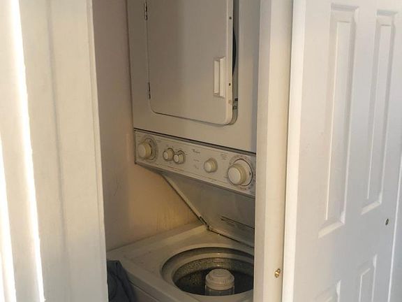 2nd image of 6719 N Lakewood Ave APT 1N