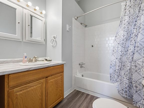 5th image of 215 Warner St
