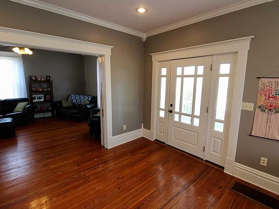 4th image of 202 S Mill St