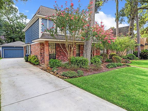 3rd image of 5618 Spring Lodge Dr