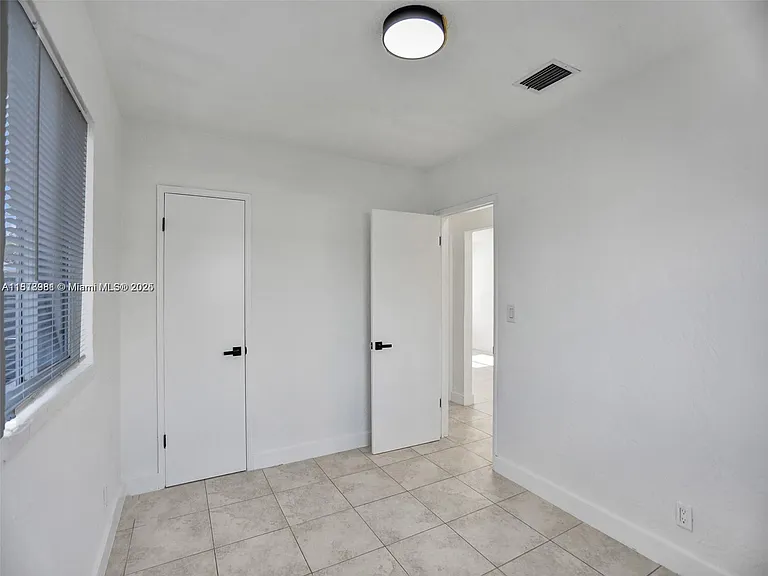 708 N 20th Ct #1-2 — Photo 40