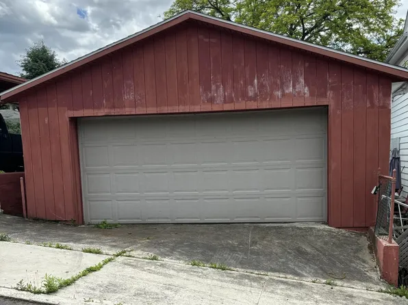 E Dewart St, Shamokin, PA 17872