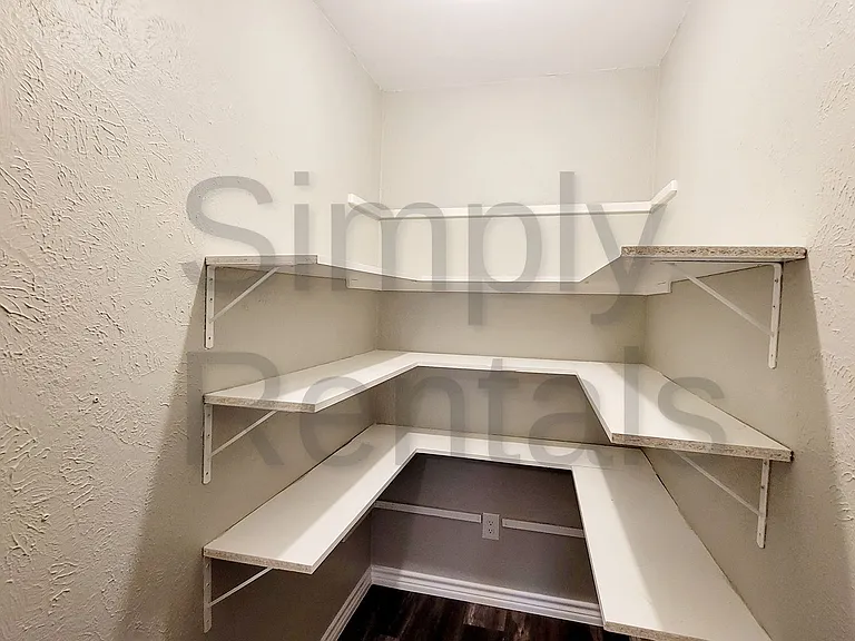 2602 Bliss St — Photo 9