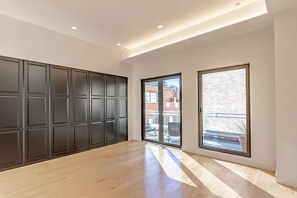 Rented by BARNES New York | media 12